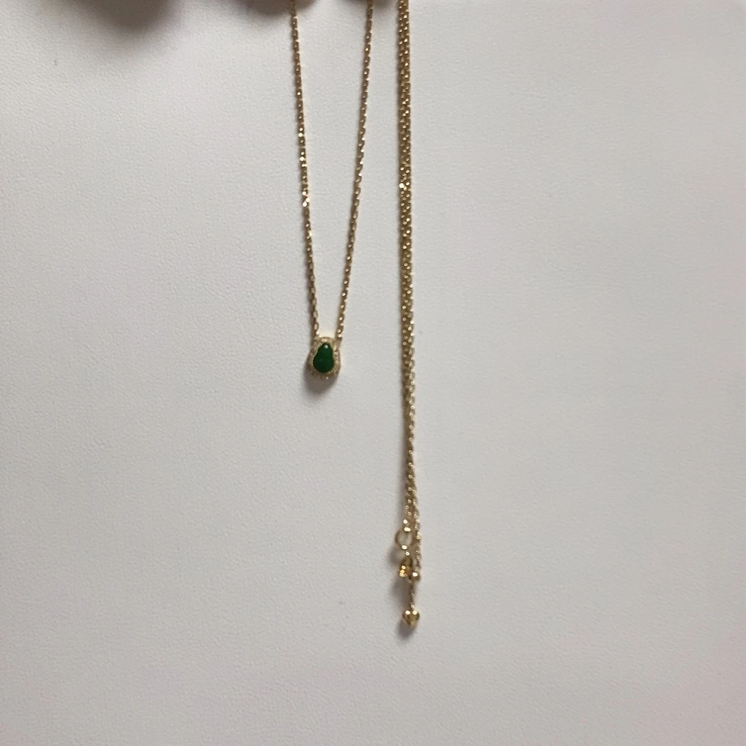 颈饰18K金镶嵌翡翠简单