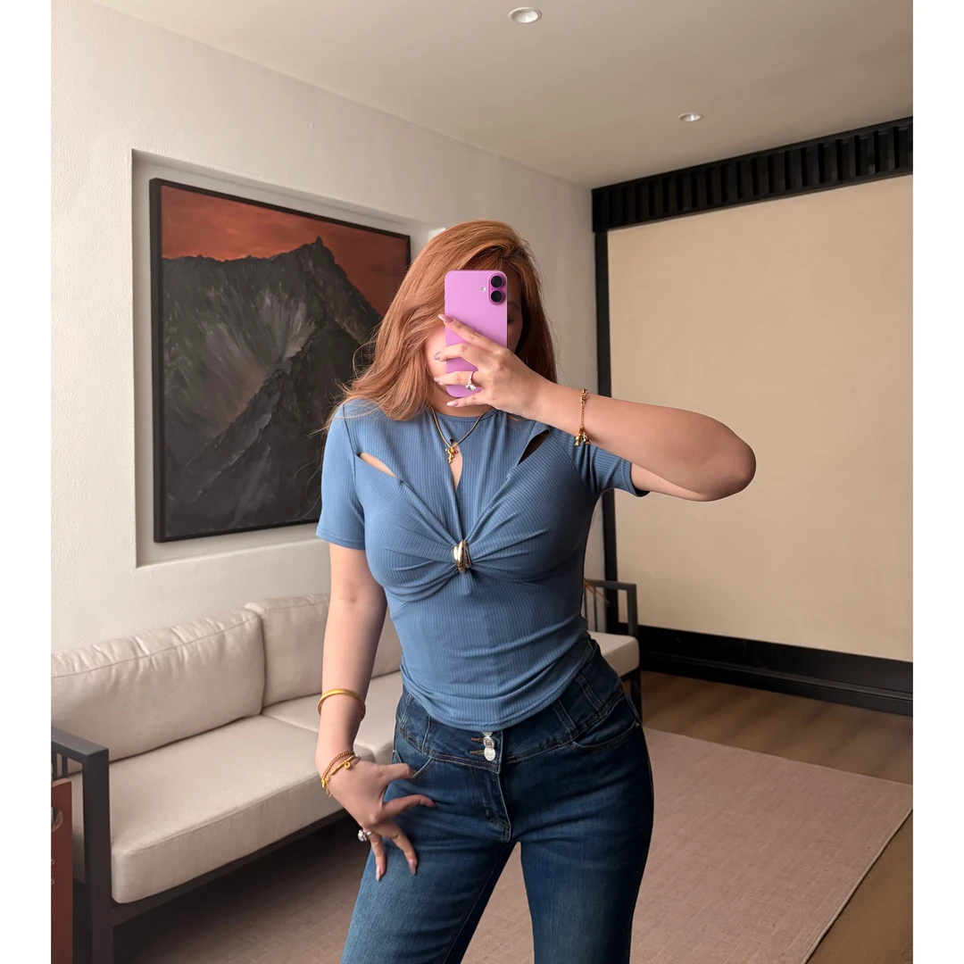 漫扭情书 镂空设计金属扣扭结经典百搭辣妹风气质显瘦短袖G236