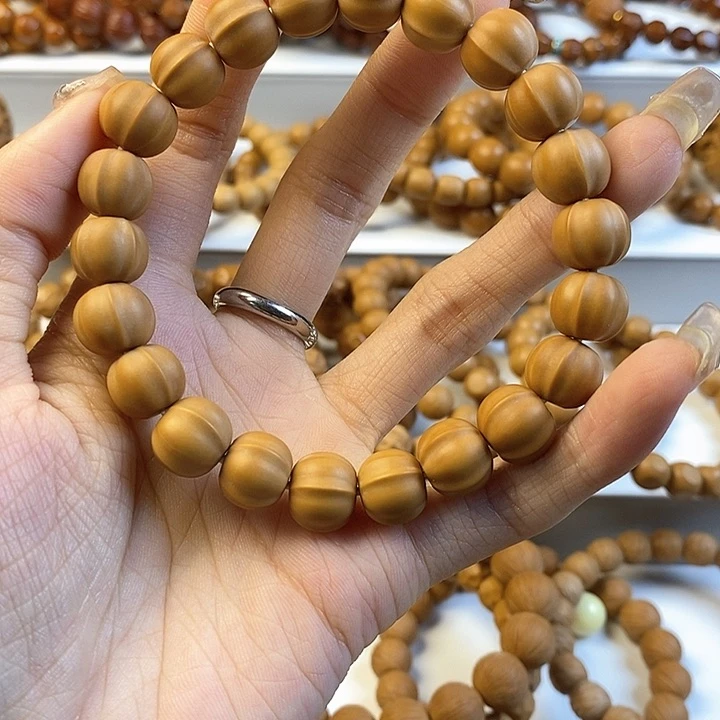 猴头核桃吊坠微微鲨鱼