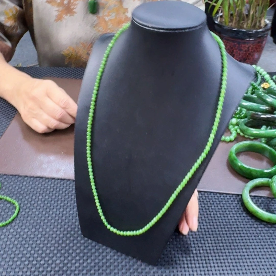 和田玉（碧玉）未镶嵌颈饰卡4