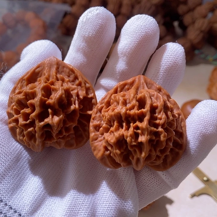 手串文玩核桃阳*?…………