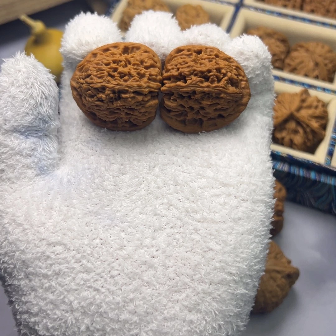 l***y文玩核桃吊坠38全家福南疆