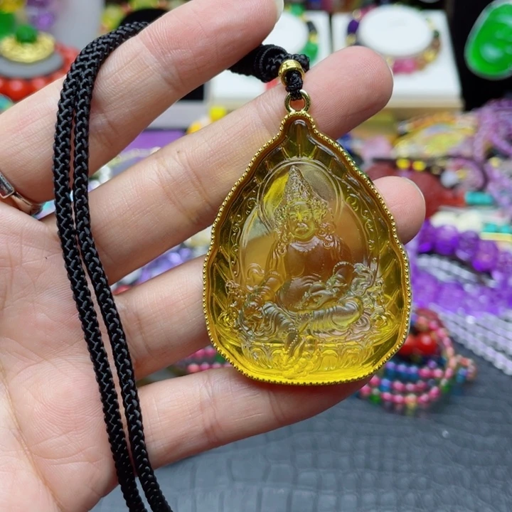 树脂制品82号雕刻吊坠