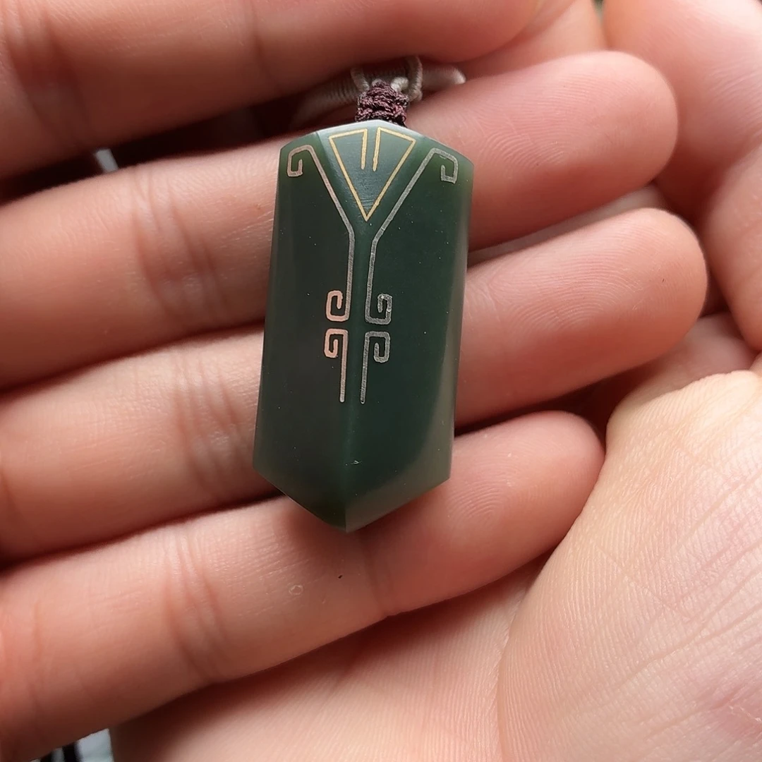 轻***松和田玉未镶嵌颈饰