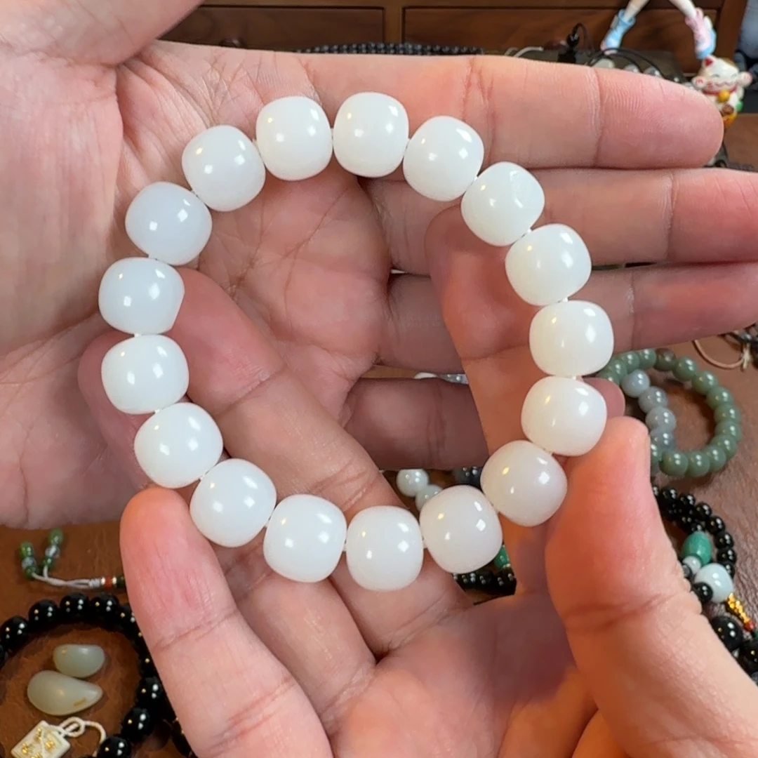 懒***生和田玉未镶嵌手链