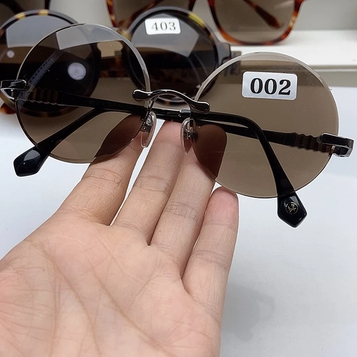 无框款复古复古风格