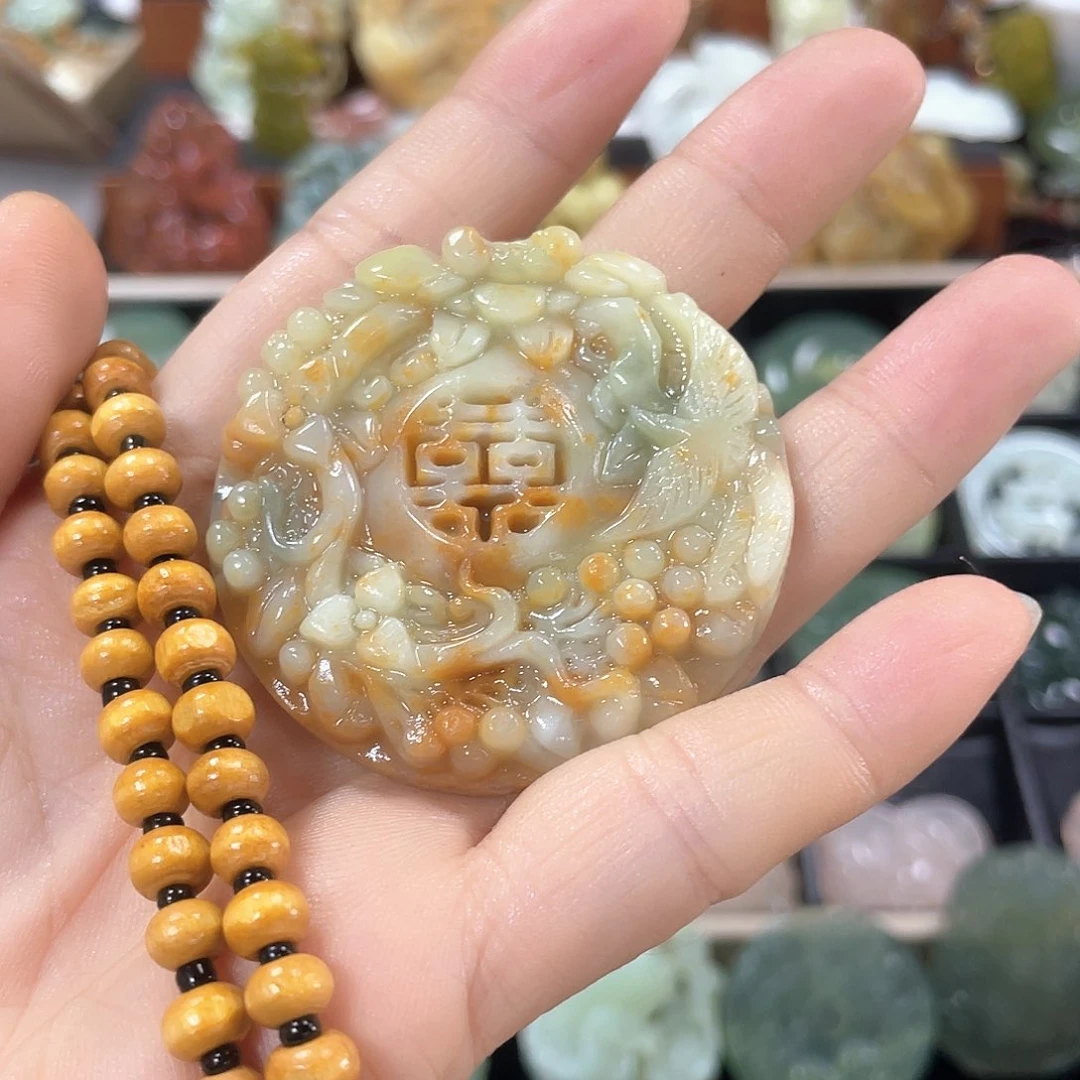 蛇纹石玉颈饰未镶嵌