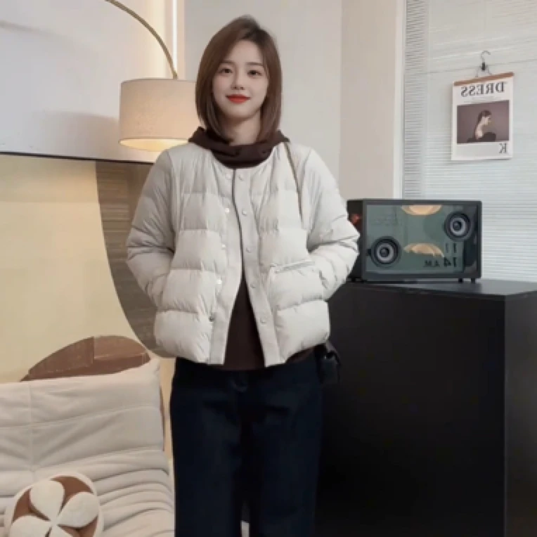 时尚轻薄白鸭绒羽绒服女装冬季高级感保暖面包服上衣今年流行外套