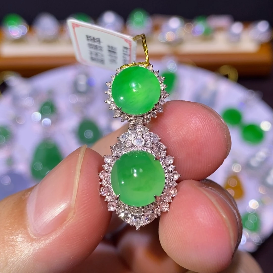【闪购商品】颈饰18K金镶嵌翡翠
