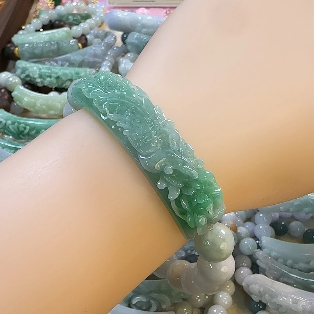 颈饰未镶嵌翡翠手牌