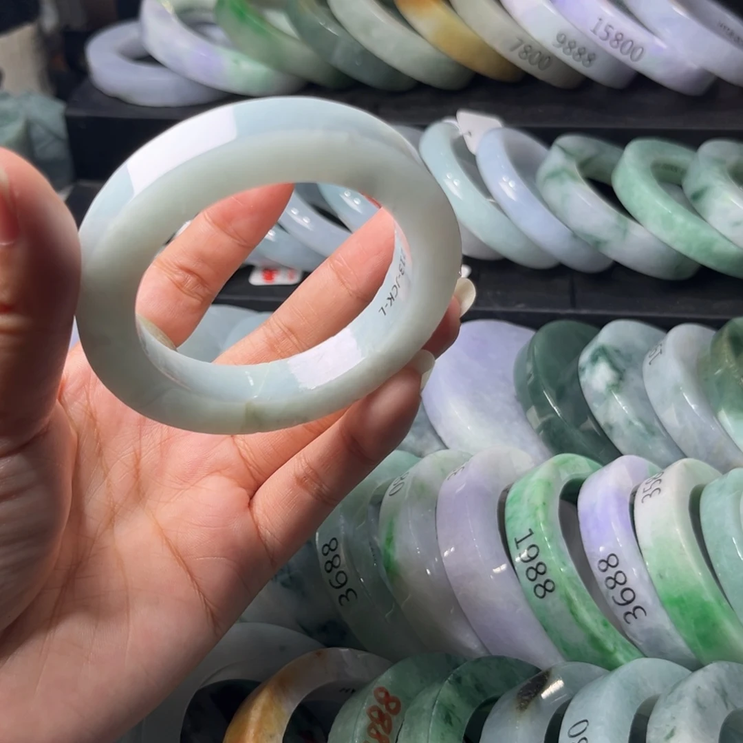 未镶嵌翡翠手镯定制翡翠