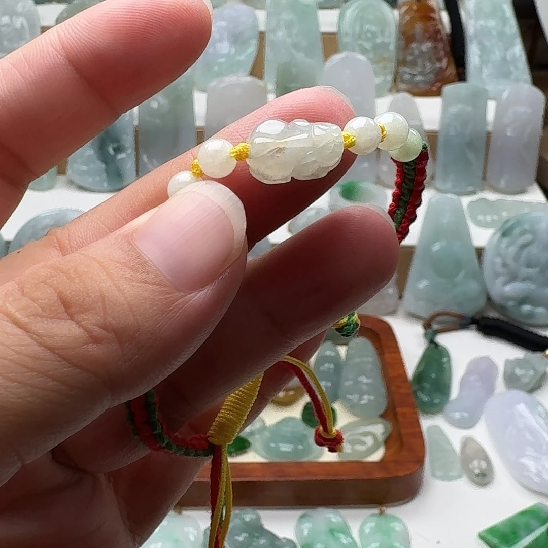 翡翠未镶嵌颈饰56