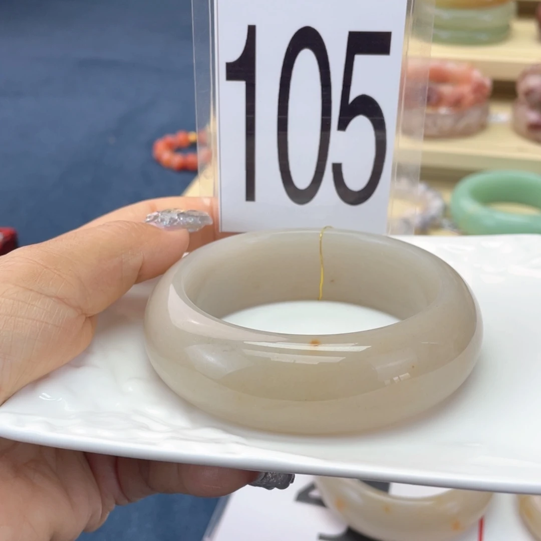 石英质玉未镶嵌手镯62.8圈