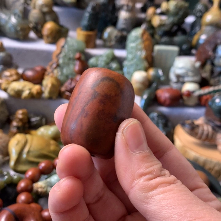 未镶嵌岫岩河磨玉（透闪石质玉）把件