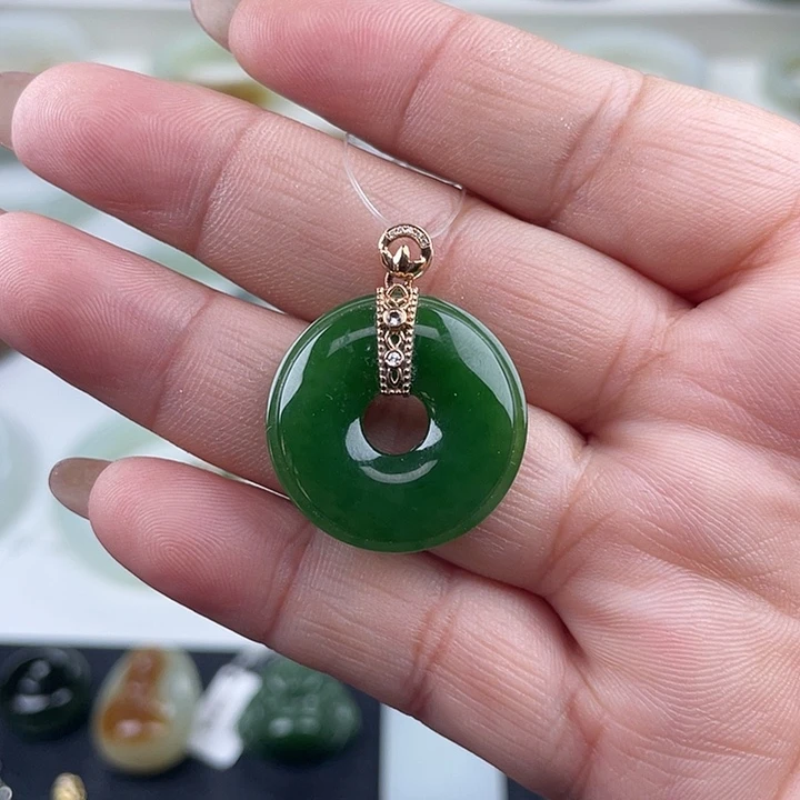 和田玉（碧玉）18K金镶嵌颈饰