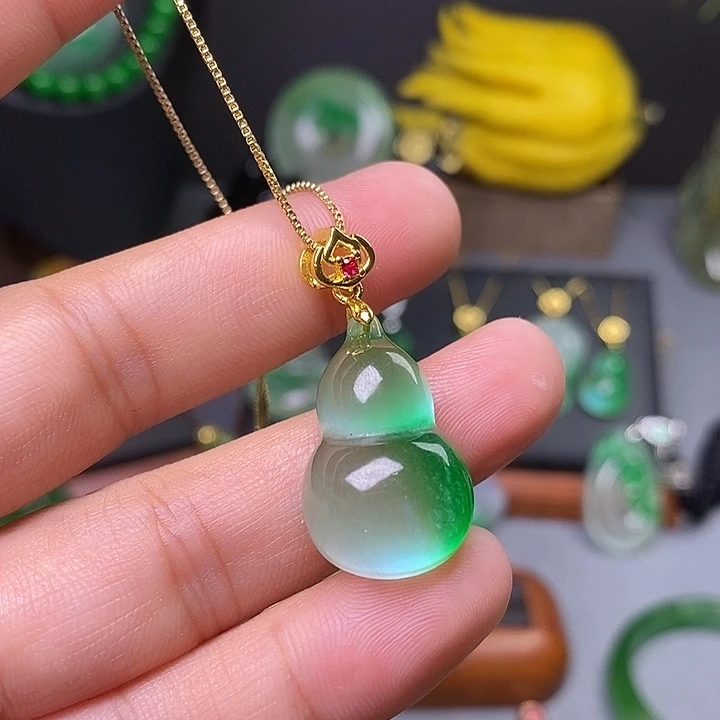 吊坠(赠链)未镶嵌翡翠