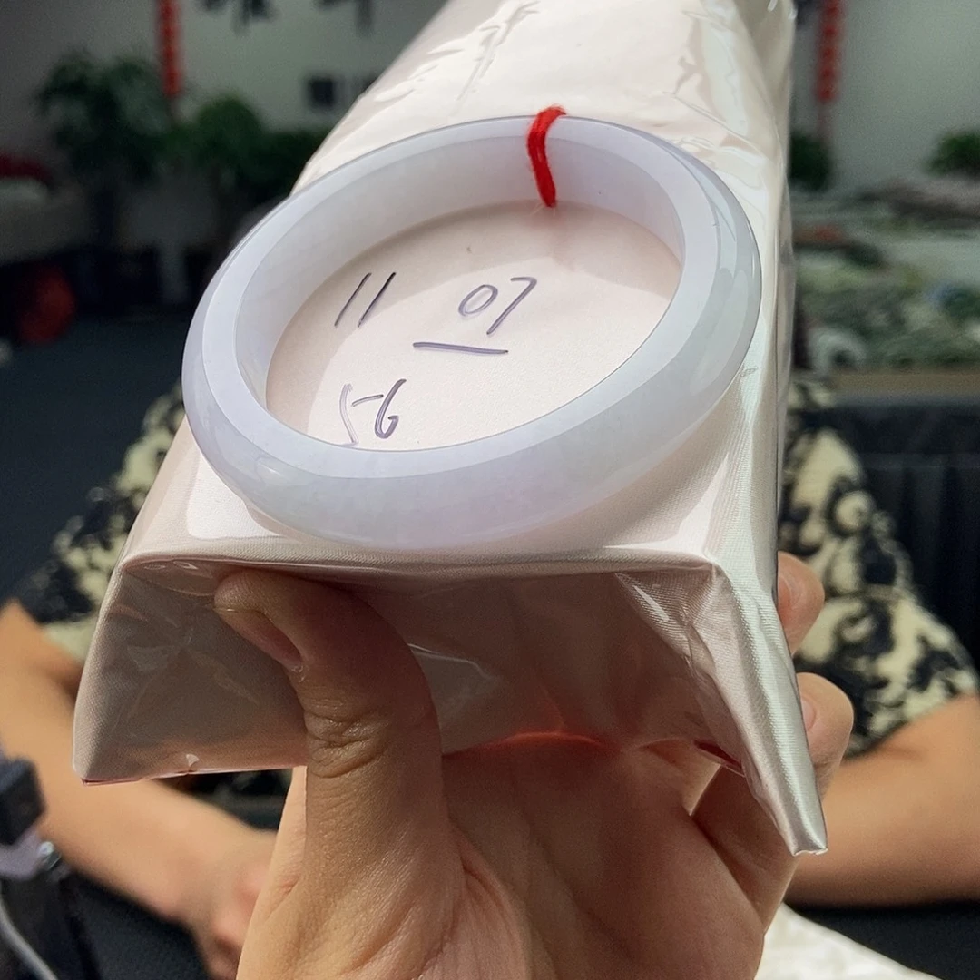 翡翠手镯未镶嵌颜色多样性发拍一发一