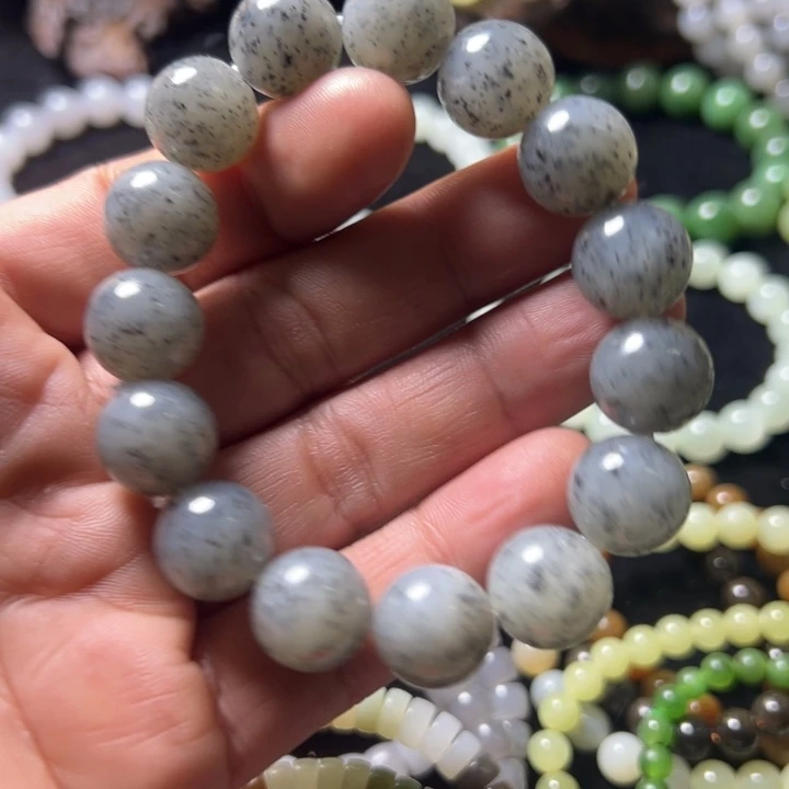 和田玉（糖玉）未镶嵌手链