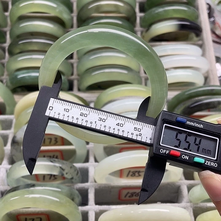 未镶嵌蛇纹石玉手镯186