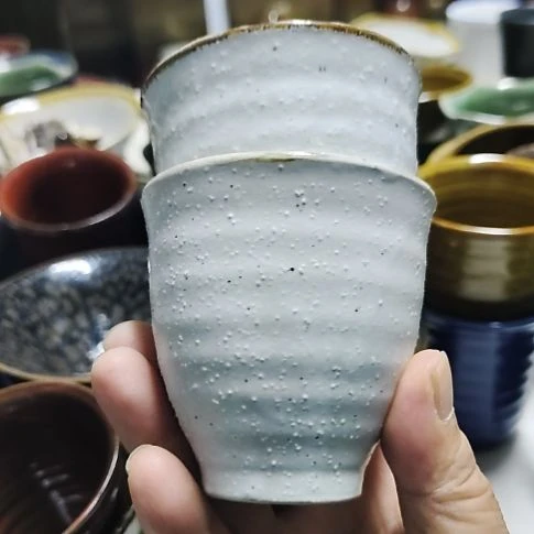 瓷片瓷片，各种摆件，均有瑕疵。沙锅！