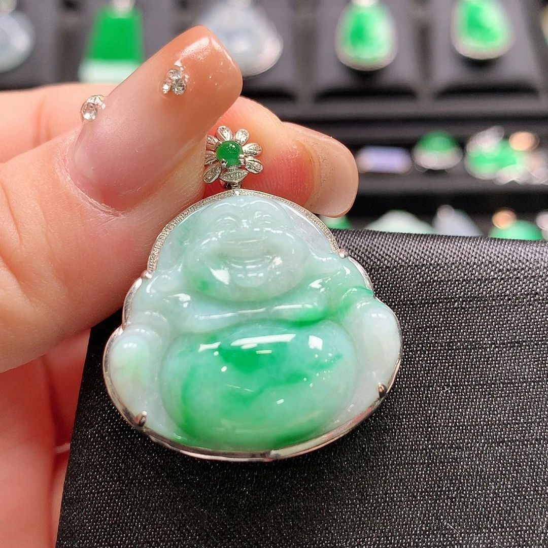 翡翠18K金镶嵌颈饰佛公