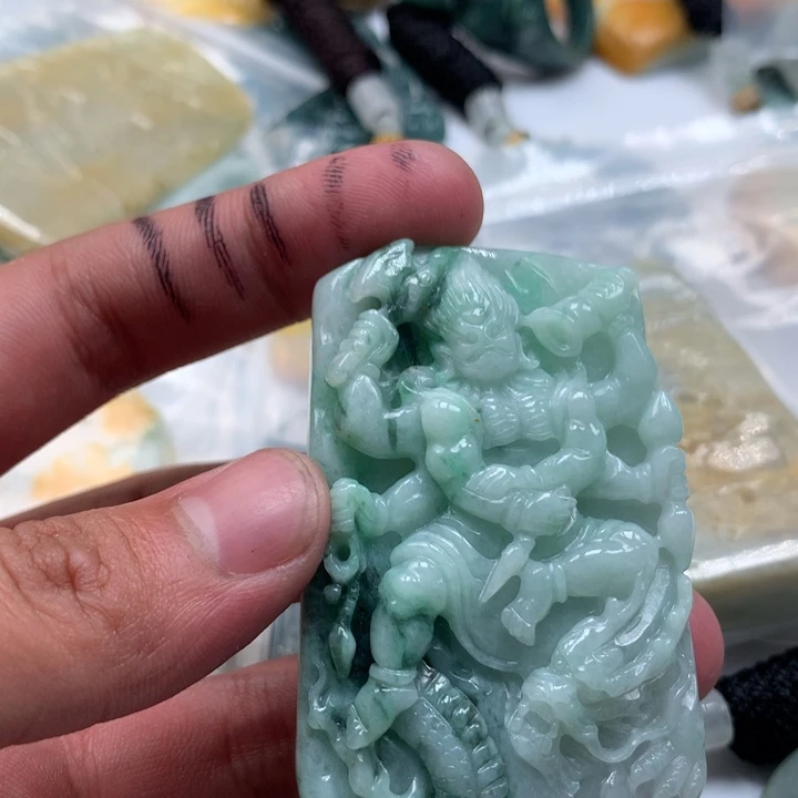 翡翠未镶嵌颈饰保真天然a货翡翠