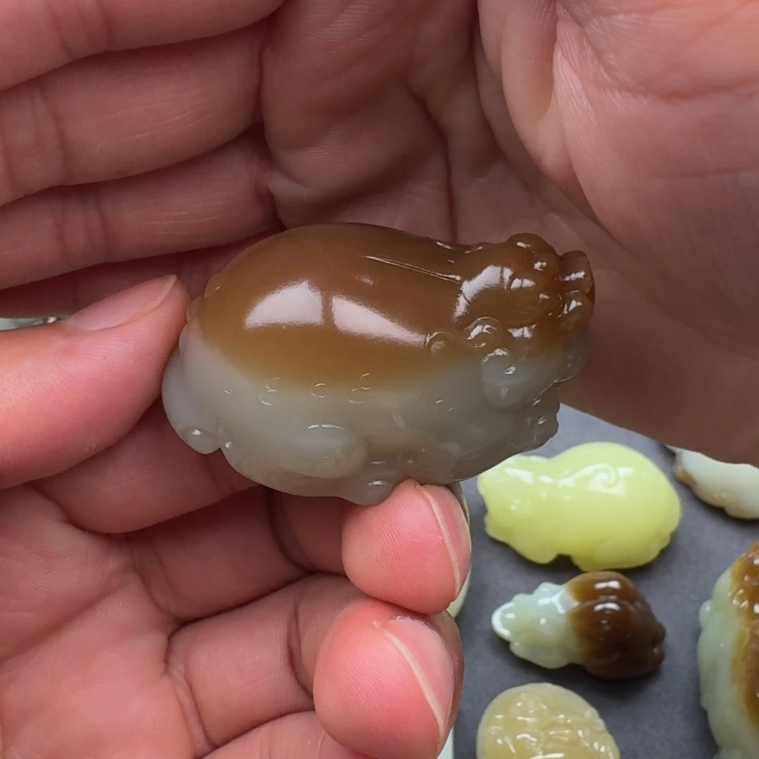 金***闪颈饰未镶嵌和田玉