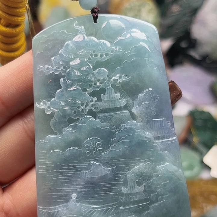 翡翠未镶嵌颈饰挂件