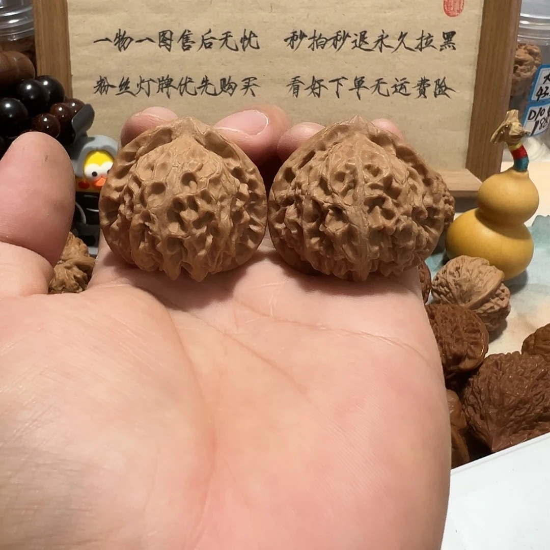 72号文玩核桃40尺桃心宫灯