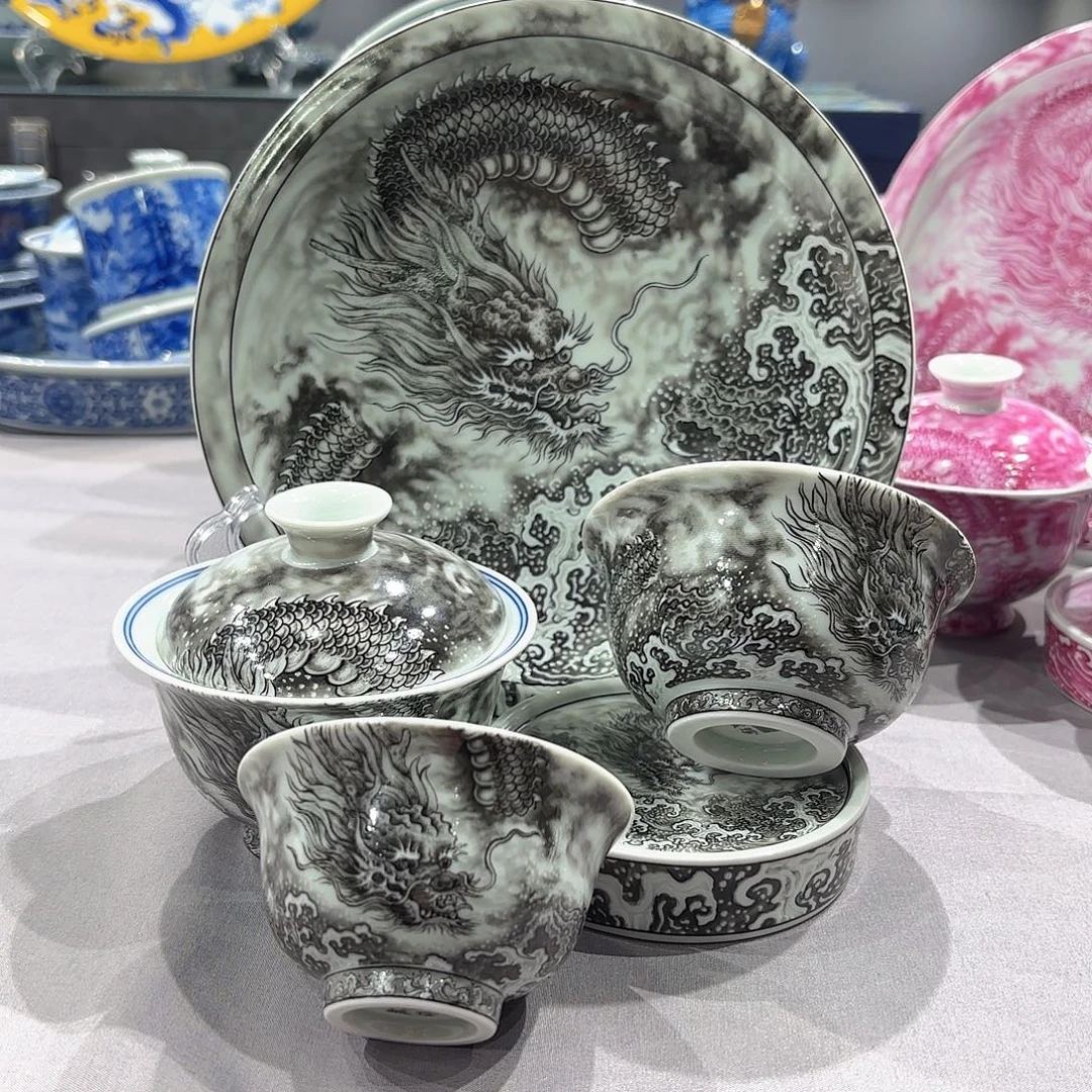 瓷片景德镇瓷器精品陈列