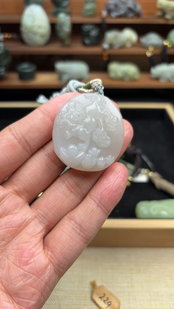 保真和田玉麒麟时尚吊坠百搭精雕礼物拍一发一手工精致气质