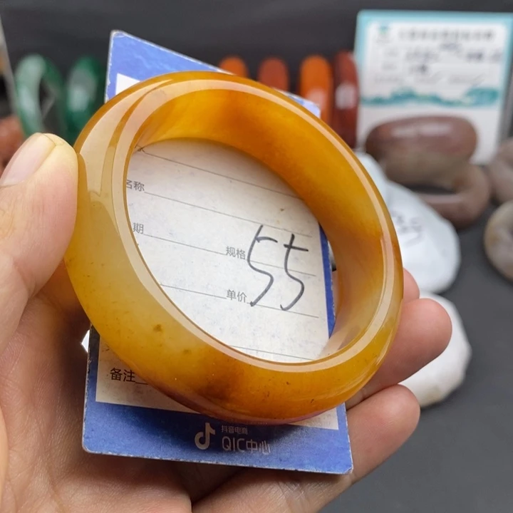 未镶嵌手镯石英质玉
