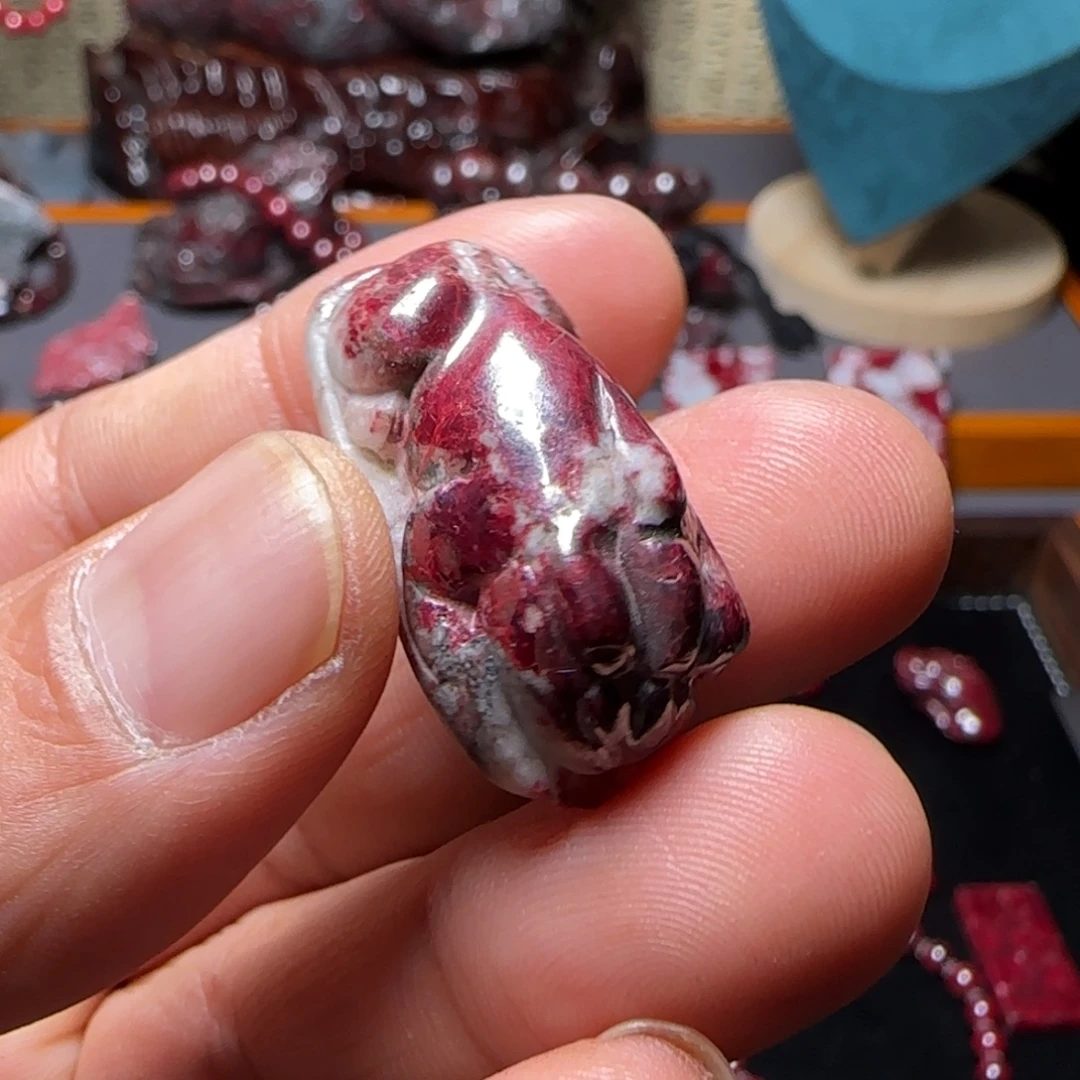 天然辰砂原矿吊坠