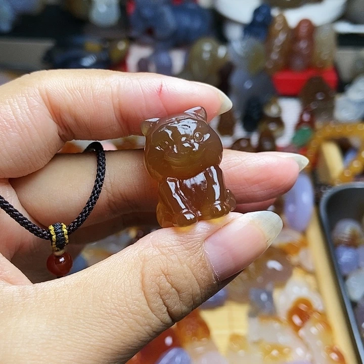未镶嵌颈饰玛瑙/玉髓-****着