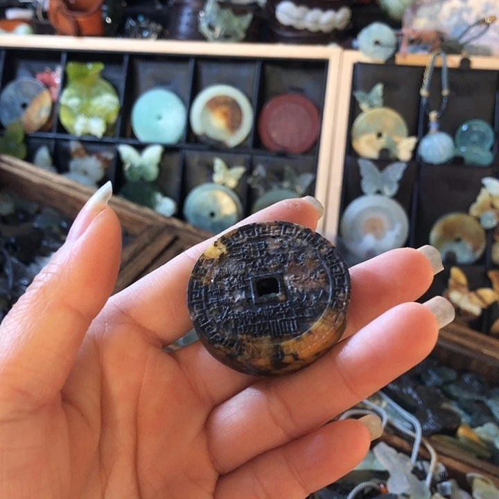 岫玉未镶嵌岫玉挂件
