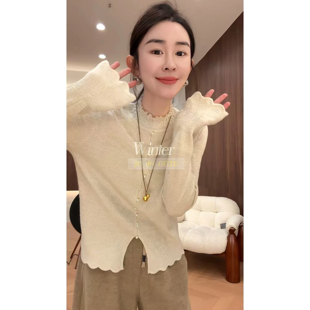 玖玖 2025秋冬新款小众设计极简风珍珠扣提花打底衬衫 2510C7383