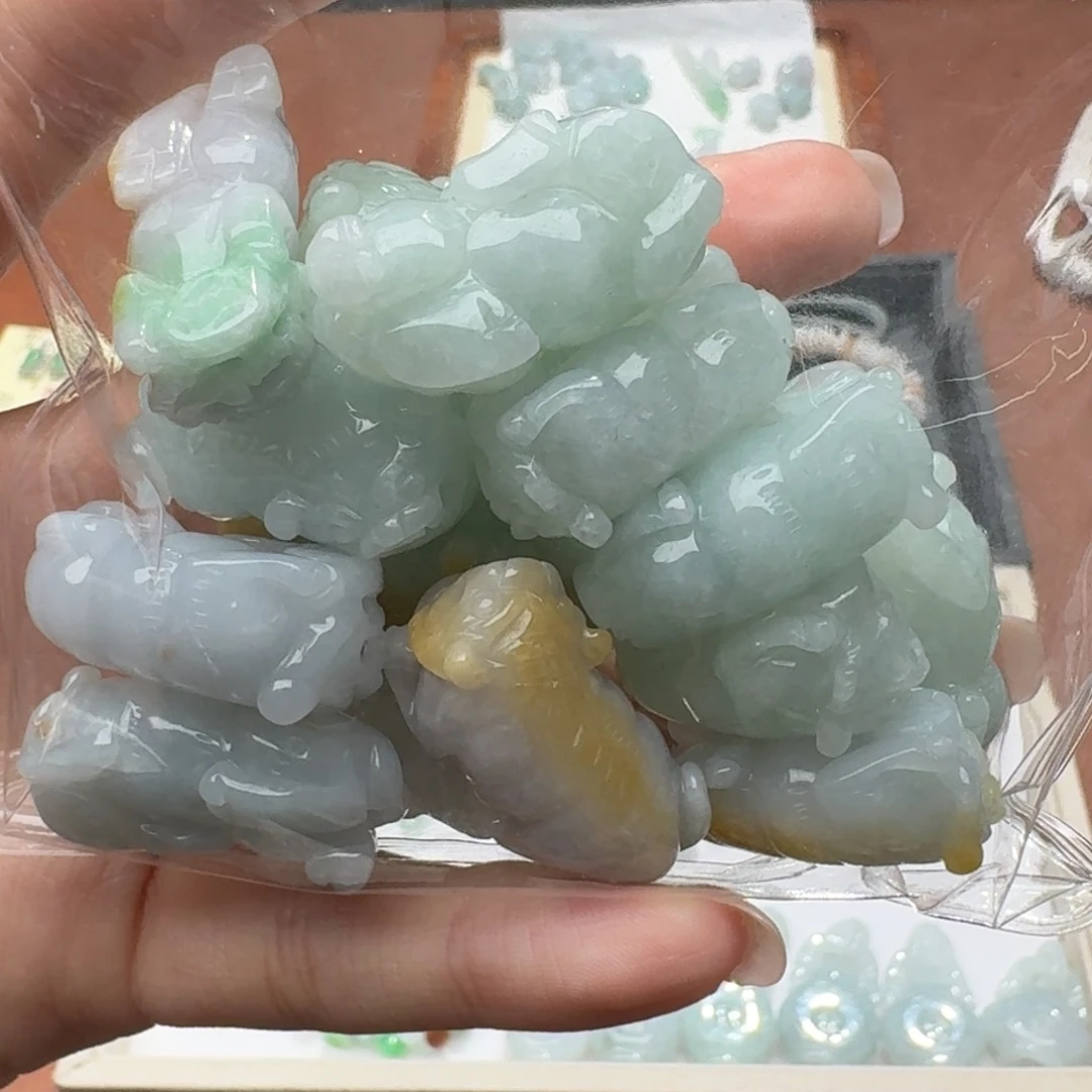 未镶嵌挂件翡翠福利1个，不包邮，拍邮费发货