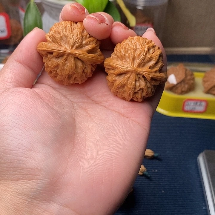 文玩核桃吊坠宫灯