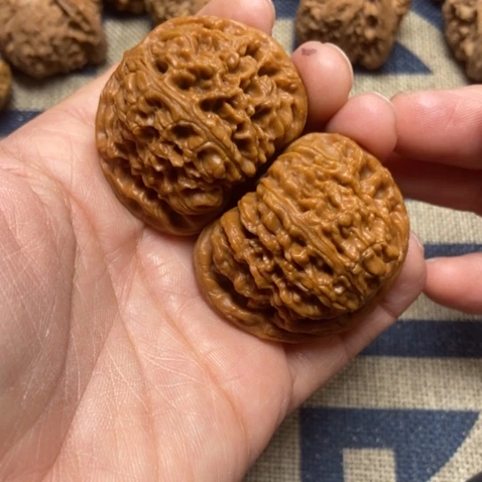 吊坠文玩核桃球疆43