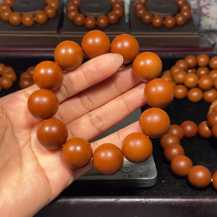 橄榄核吊坠1.88+树王全品小孔