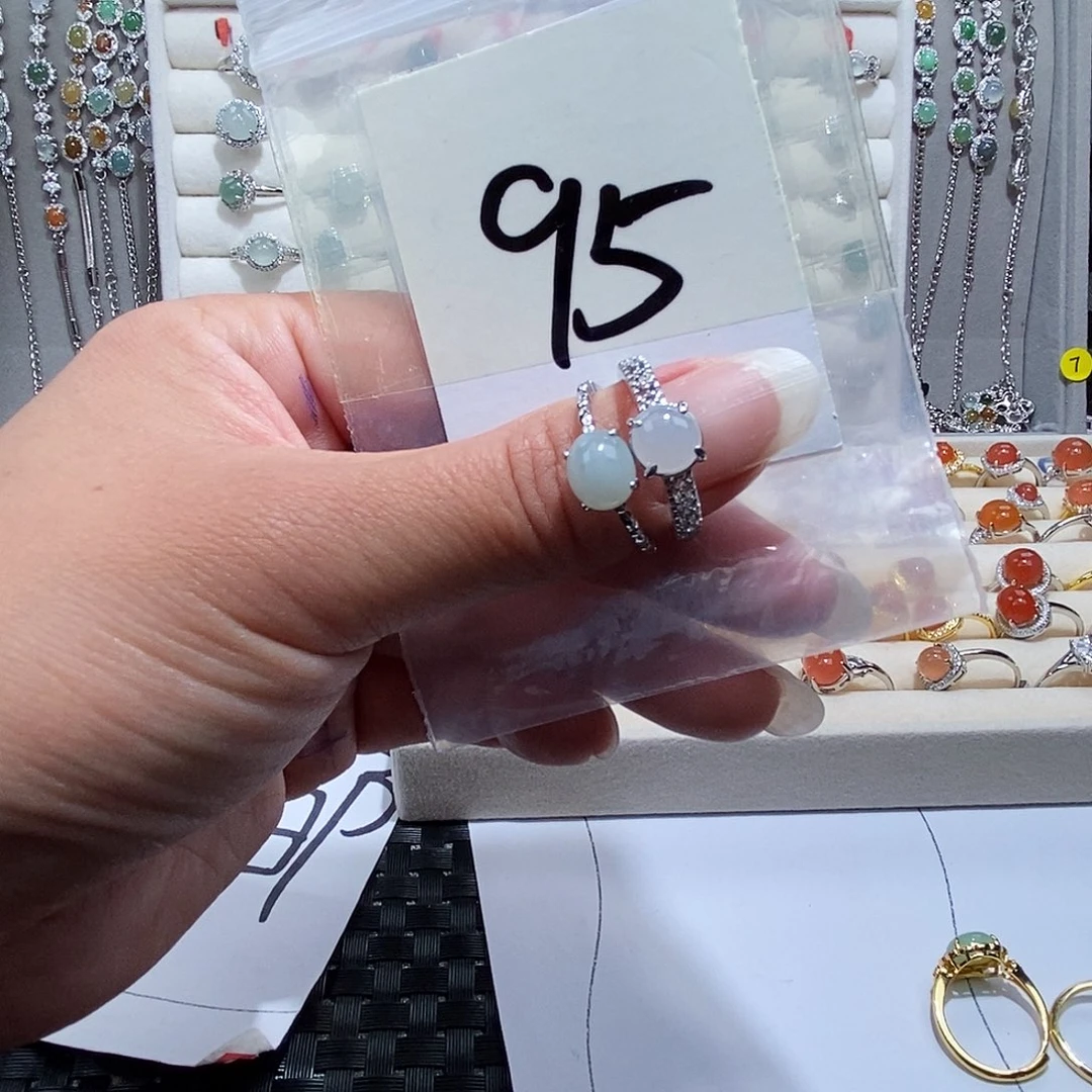 翡翠未镶嵌戒指缅甸