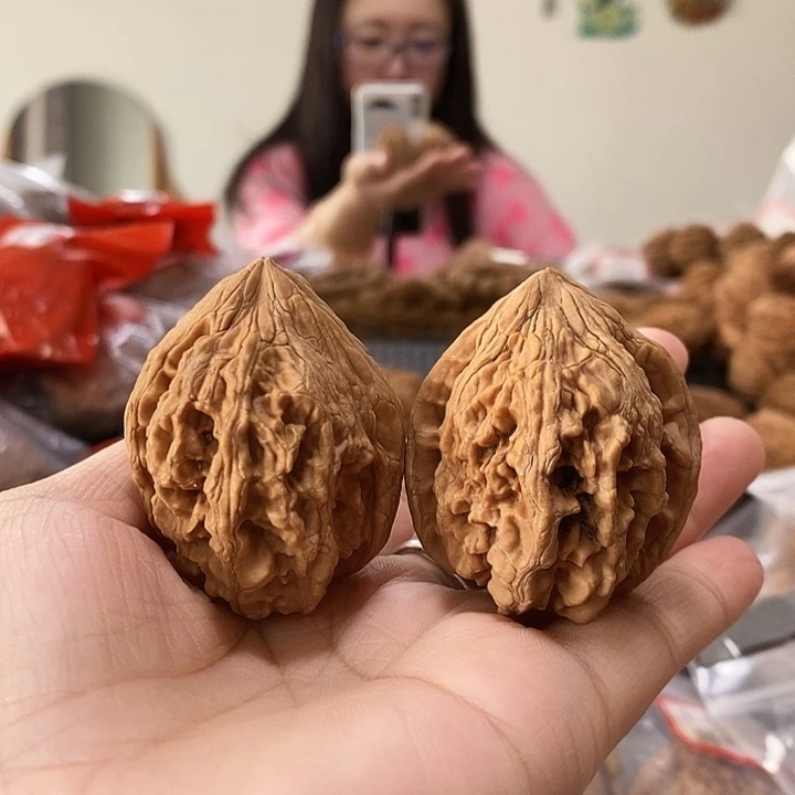 文玩核桃吊坠大沽石38磕
