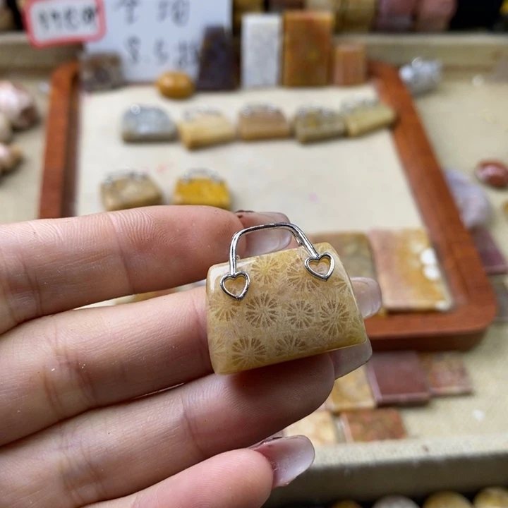 石英岩玉合金颈饰