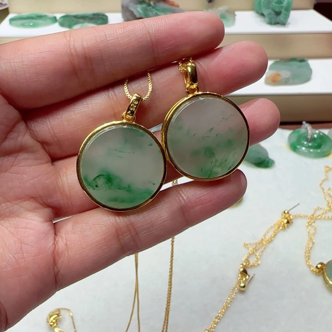 石英质玉未镶嵌颈饰天*