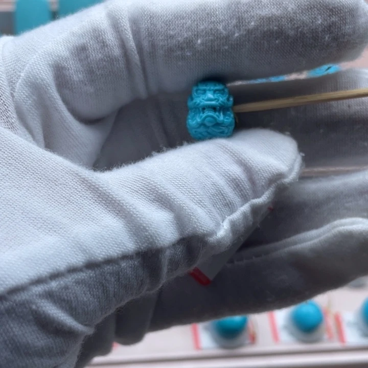 绿松石未镶嵌颈饰