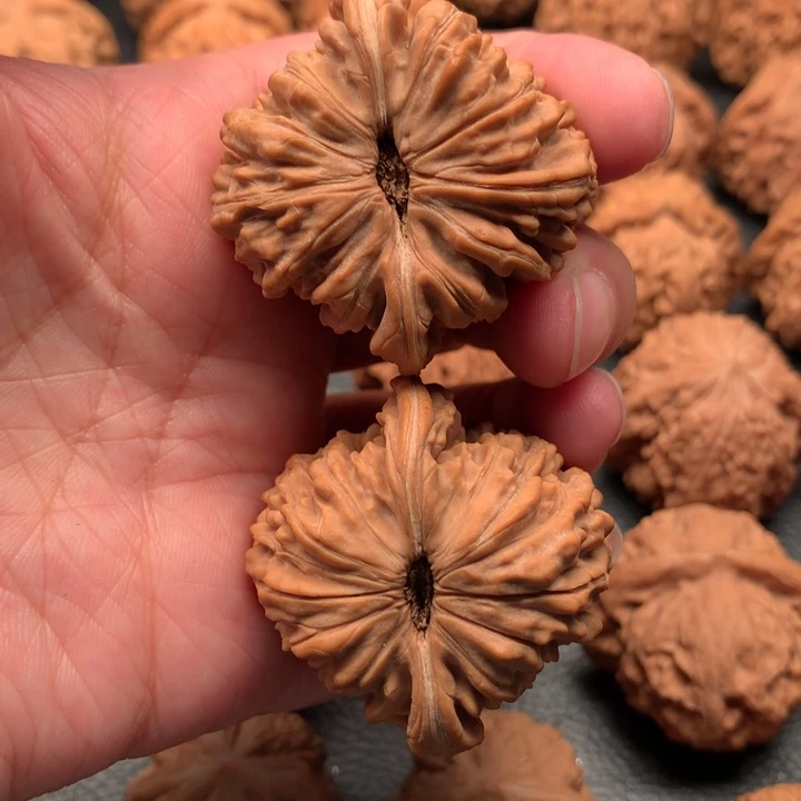 文玩核桃吊坠J***n狮子头