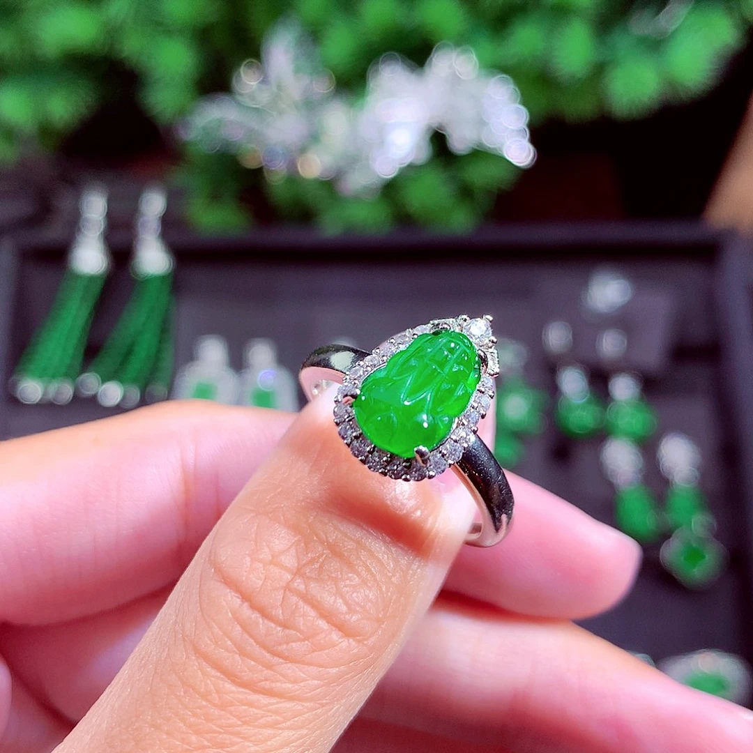 颈饰未镶嵌翡翠天然