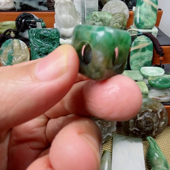 独山玉未镶嵌珠宝半成品