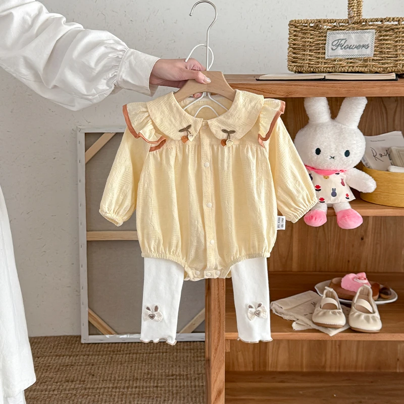 婴儿新款女宝宝包屁衣套装新生儿三角哈衣春秋款可爱甜美外出服