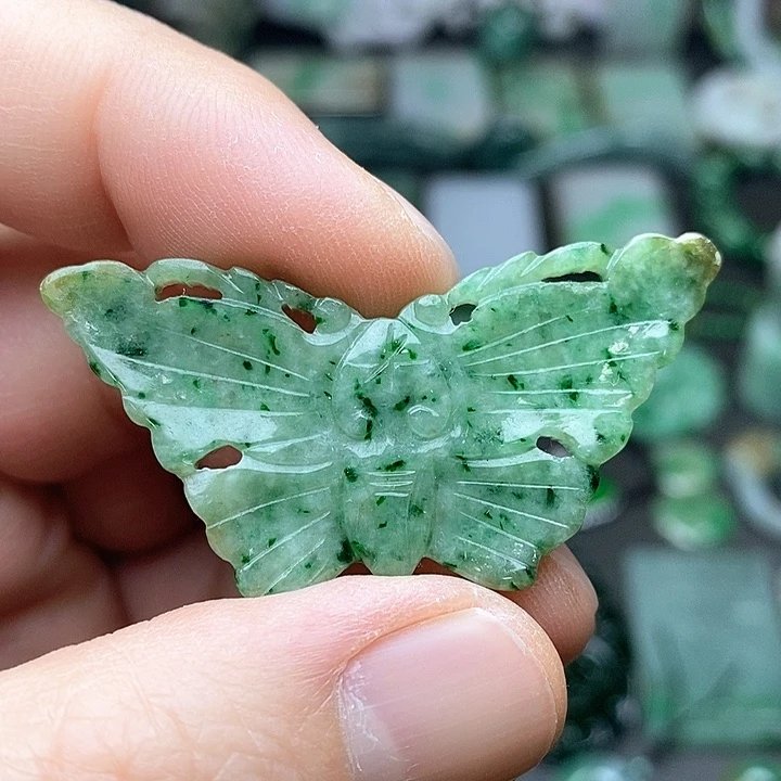 翡翠未镶嵌颈饰缅甸天然翡翠蝴蝶